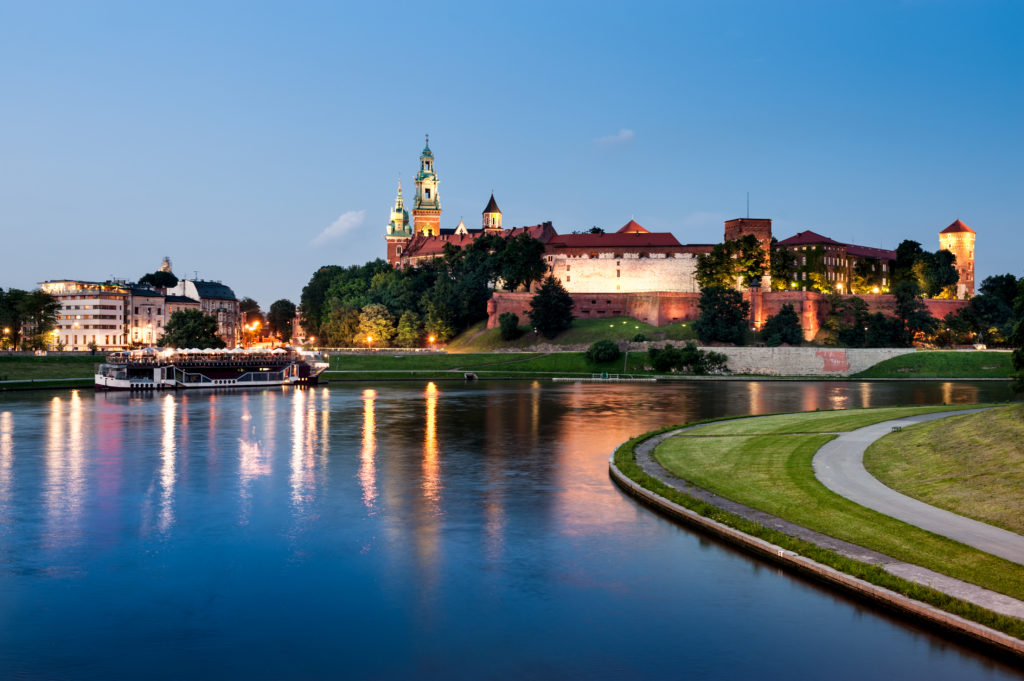 Wawel hill at night Stedentrip Krakau Rob Land Reizen
