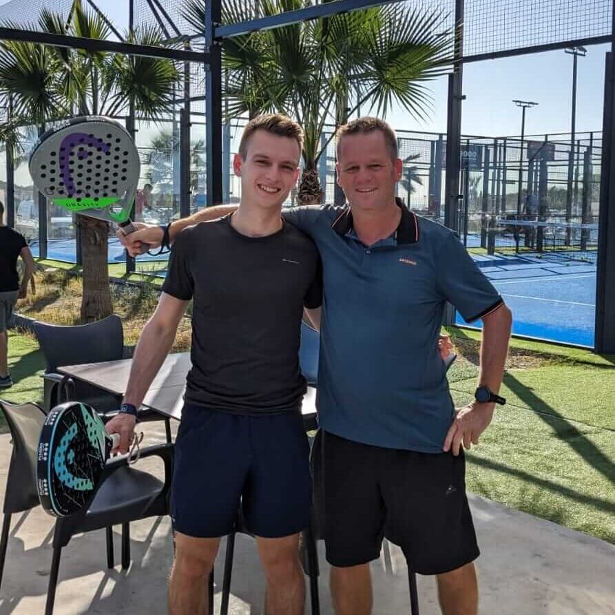 Rik&Rob_Padel Padelvakantie Spanje in luxe bungalow samen naar Spanje Padel